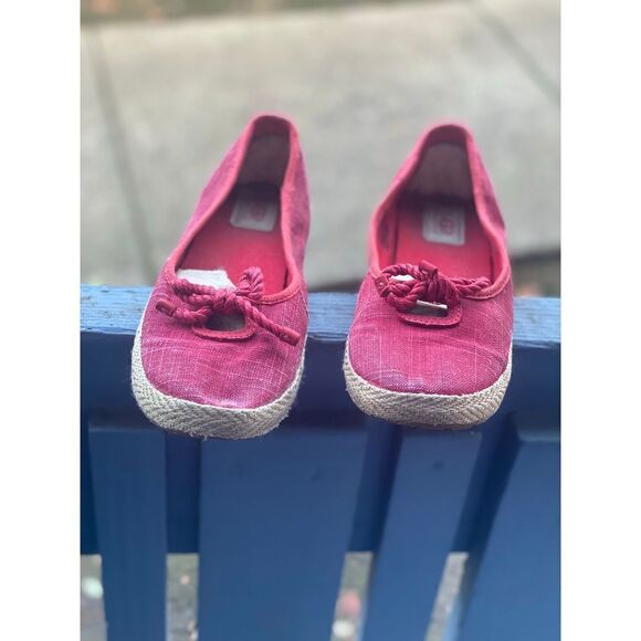 UGG® Australia Women’s Syleste Red Canvas Slip on Sz 8 US - Picture 9 of 10